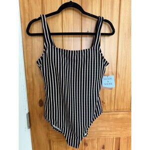 NWT Shade & Shore Women’s Striped Ribbed Full Coverage Swimsuit Size M Black